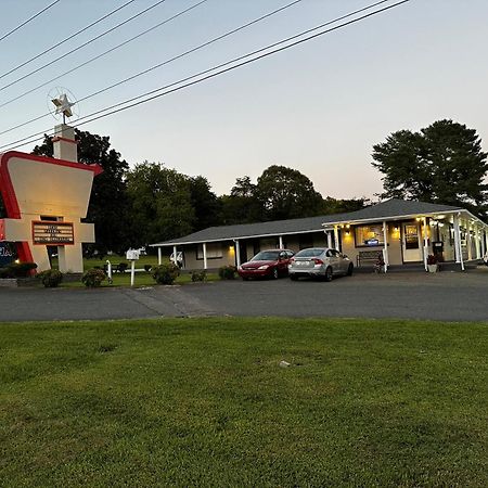 Bea'S Parkway Inn Mount Airy Exterior foto